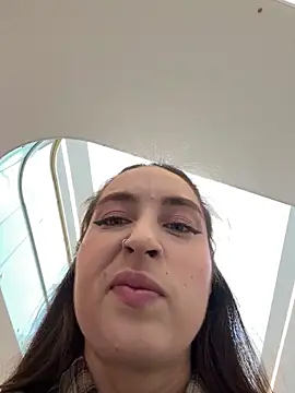 Holly Play online show from 9, 9, 2025