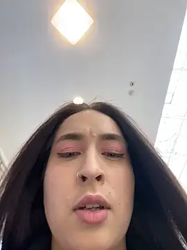 Holly Play online show from 11, 3, 2026