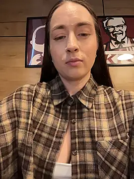 Holly Play online show from 19, 5, 2026