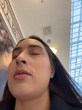 Holly Play online show from 15, 11, 2025