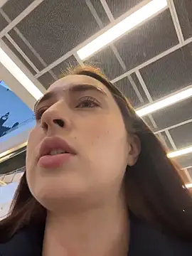 Holly Play online show from 21, 11, 2025