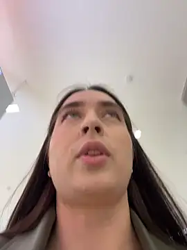 Holly Play online show from 30, 3, 2026