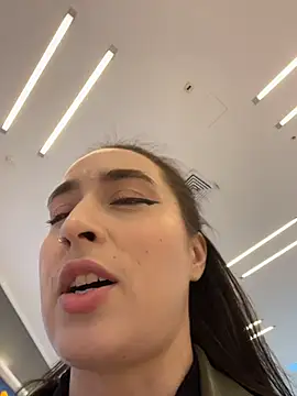 Holly Play online show from 10, 10, 2025