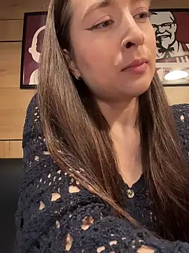 Holly Play online show from 30, 5, 2026