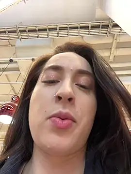 Holly Play online show from 15, 3, 2025