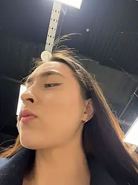 Holly Play online show from 7, 3, 2026