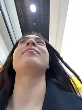 Holly Play online show from 14, 3, 2025