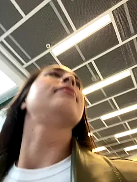 Holly Play online show from 29, 9, 2025