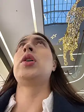 Holly Play online show from 29, 11, 2025