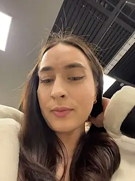 Holly Play online show from 2, 3, 2026