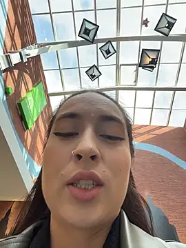 Holly Play online show from 2, 10, 2025