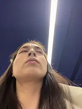 Holly Play online show from 21, 2, 2026