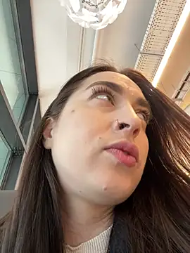 Holly Play online show from 27, 2, 2025