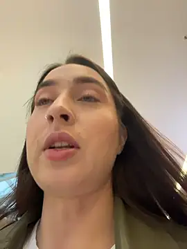 Holly Play online show from 13, 11, 2025