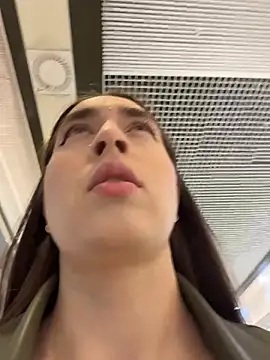 Holly Play online show from 14, 4, 2026