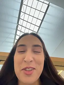 Holly Play online show from 11, 11, 2025