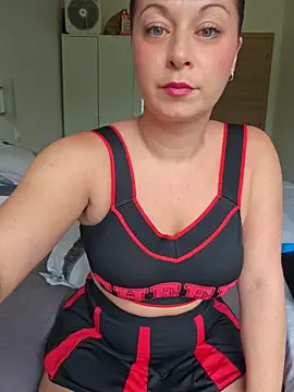 Chaudesquirt online show from 3, 5, 2026