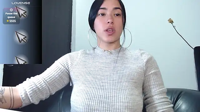 LESLIEBLACK  online show from 29, 1, 2025