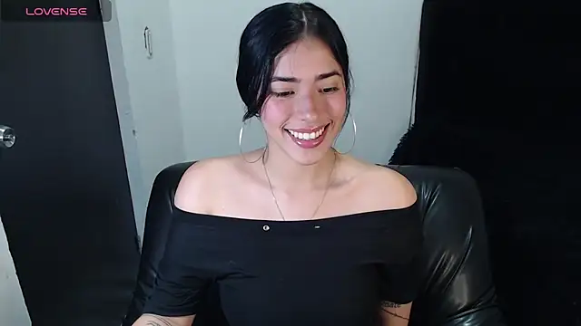 LESLIEBLACK  online show from 27, 1, 2025