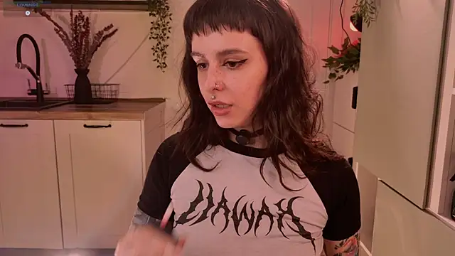 MichaellaMoon online show from 9, 6, 2026