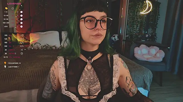 MichaellaMoon online show from 1, 3, 2025