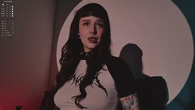 MichaellaMoon online show from 4, 12, 2025