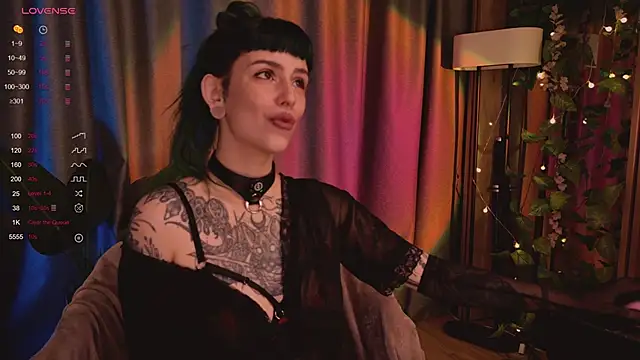 MichaellaMoon online show from 5, 2, 2025