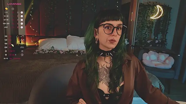 MichaellaMoon online show from 7, 3, 2025