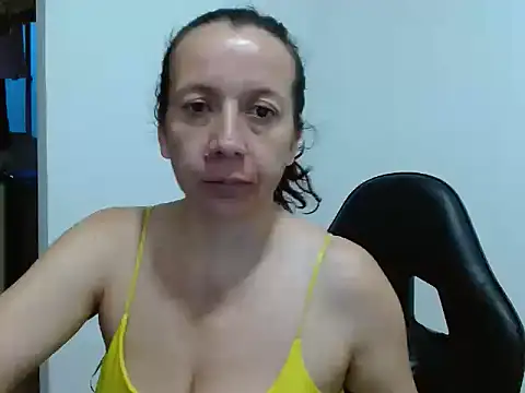 Snapshot of milfevha chatting on 19, 6, 2026 milfevha online show from 19, 6, 2026
