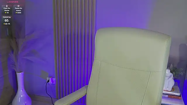 Snapshot of Alessia-miller_ chatting on 7, 12, 2024 Alessia-miller online show from 7, 12, 2024