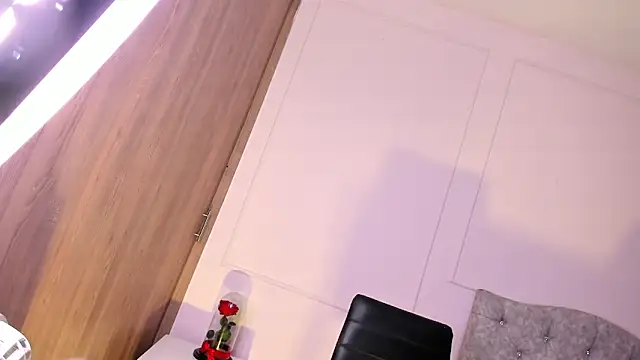 Isa squirt1 online show from 27, 11, 2025