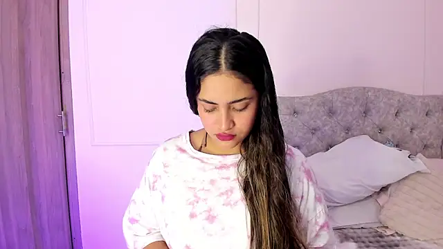 Isa squirt1 online show from 7, 11, 2025