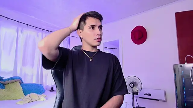 Chris Maddox online show from 16, 11, 2025