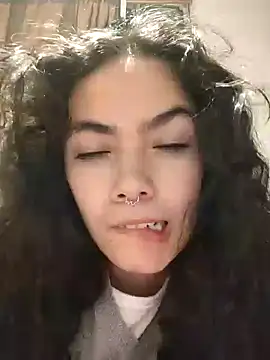 Emily Saez1 online show from 10, 12, 2024