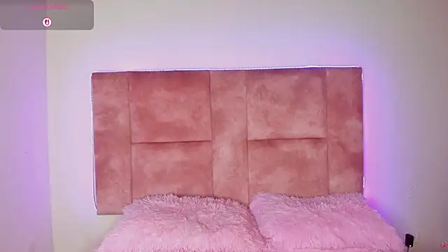 Iris Thompson  online show from 18, 6, 2026