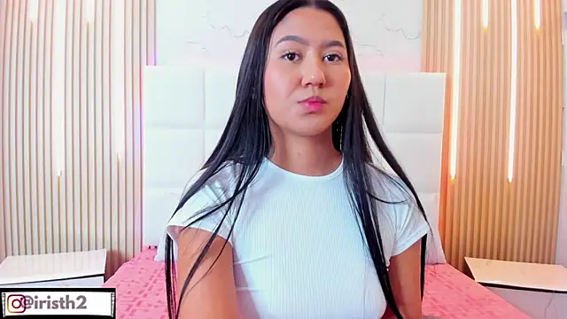 Iris Thompson  online show from 17, 10, 2025