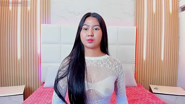 Iris Thompson  online show from 28, 10, 2025