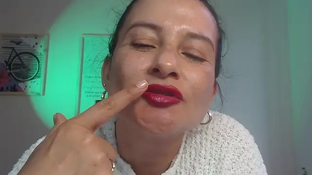 Snapshot of lucy_diiaz chatting on 8, 2, 2025 lucy diiaz online show from 8, 2, 2025