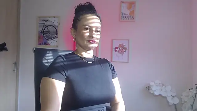 Snapshot of lucy_diiaz chatting on 5, 2, 2025 lucy diiaz online show from 5, 2, 2025