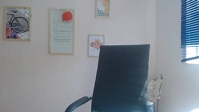 Snapshot of lucy_diiaz chatting on 3, 3, 2025 lucy diiaz online show from 3, 3, 2025