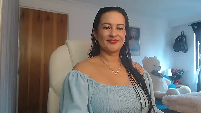 Snapshot of lucy_diiaz chatting on 12, 9, 2025 lucy diiaz online show from 12, 9, 2025