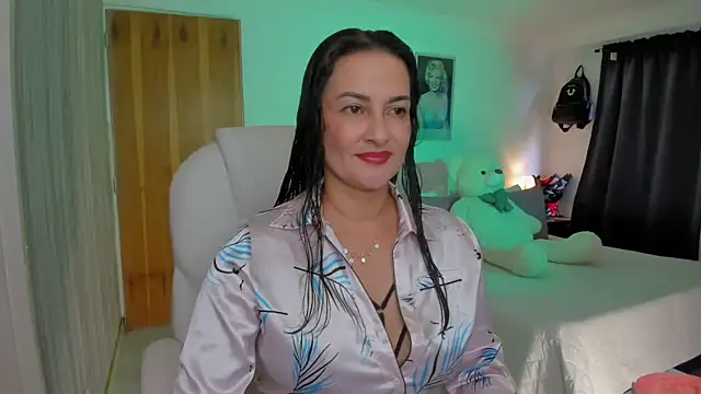 Snapshot of lucy_diiaz chatting on 25, 9, 2025 lucy diiaz online show from 25, 9, 2025