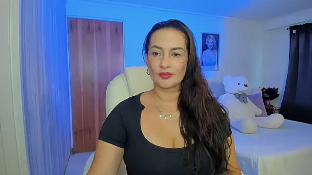 Snapshot of lucy_diiaz chatting on 14, 10, 2025 lucy diiaz online show from 14, 10, 2025