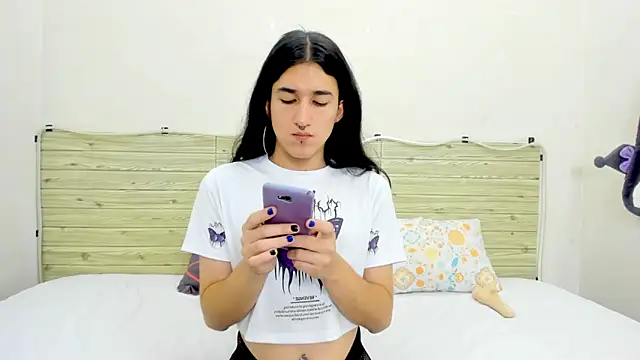 Evil Queen13 online show from 5, 2, 2026