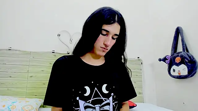 Evil Queen13 online show from 25, 11, 2025