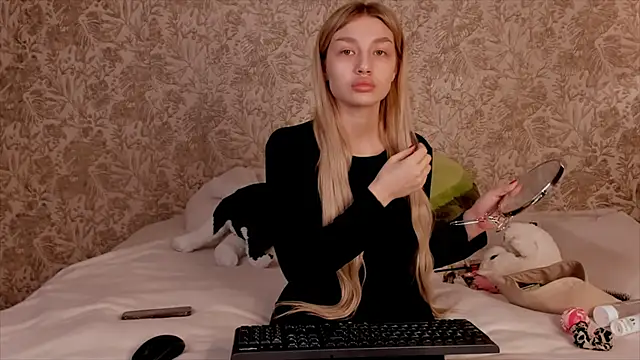 Ella Milla online show from 11, 3, 2025