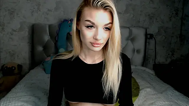 Ella Milla online show from 15, 4, 2026