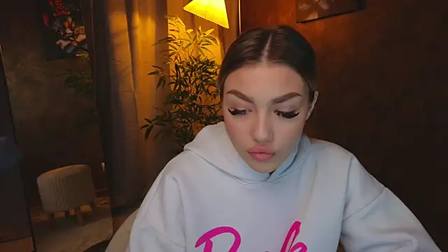 Ella Milla online show from 6, 1, 2025