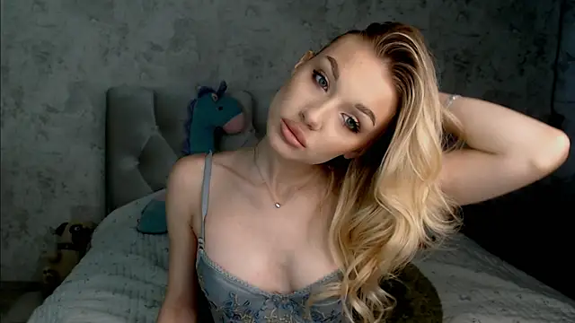 Snapshot of Ella_Milla chatting on 25, 6, 2026 Ella Milla online show from 25, 6, 2026