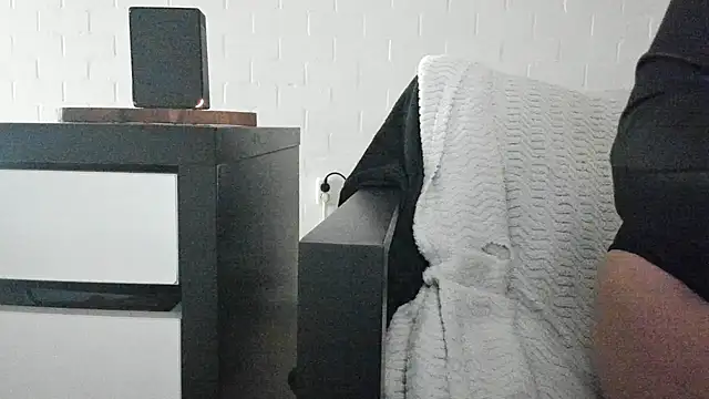 MendiPetite online show from 14, 3, 2026